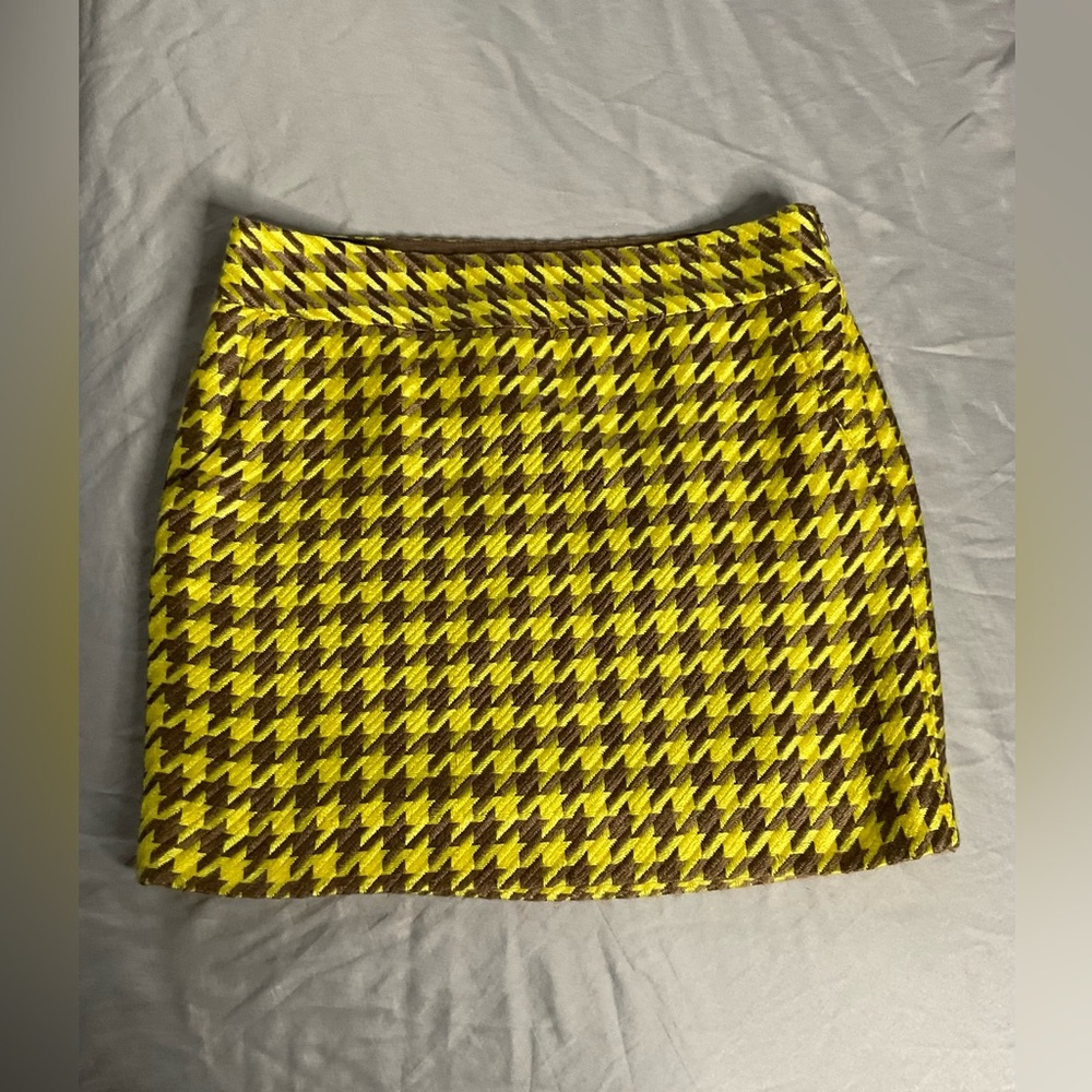 The Limited yellow/brown houndstooth fully lined skirt size 6 slide in pockets